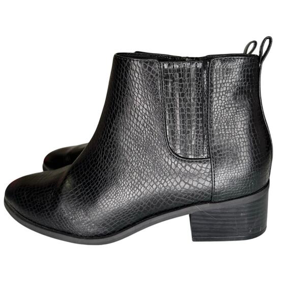 Old Navy Black Faux Snakeskin Ankle Booties Chelsea Style Block Heel Size 9 - Picture 2 of 5